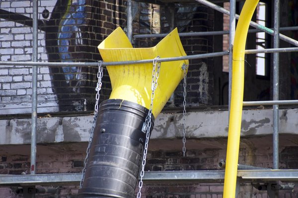 Comment les mouvements de base du Judo peuvent-ils être utilisés pour enseigner la chute sûre aux enfants pratiquant le cyclisme?